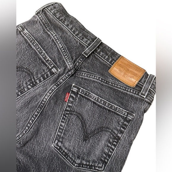 Levi's Ribcage Straight Ankle Jeans in - Black Worn In - Picture 3 of 4